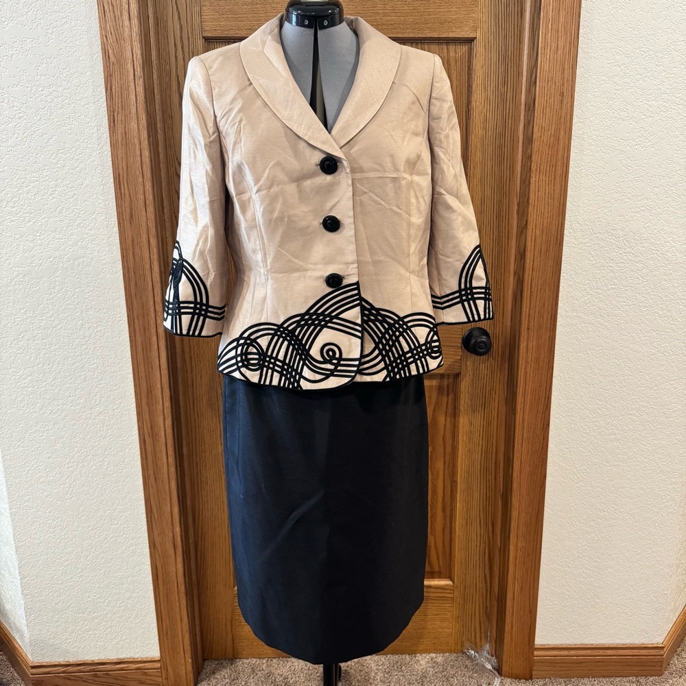 Kasper Gold and Black Midi Pencil Skirt for Cocktail